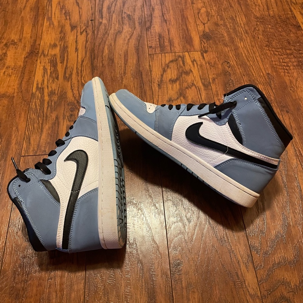 Used UNC Jordan 1s